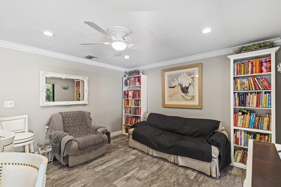 Photo of 21665 Sutters Lane
