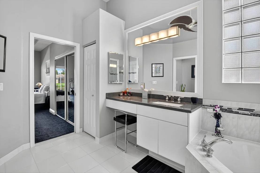 Photo of 7123 Demedici Circle