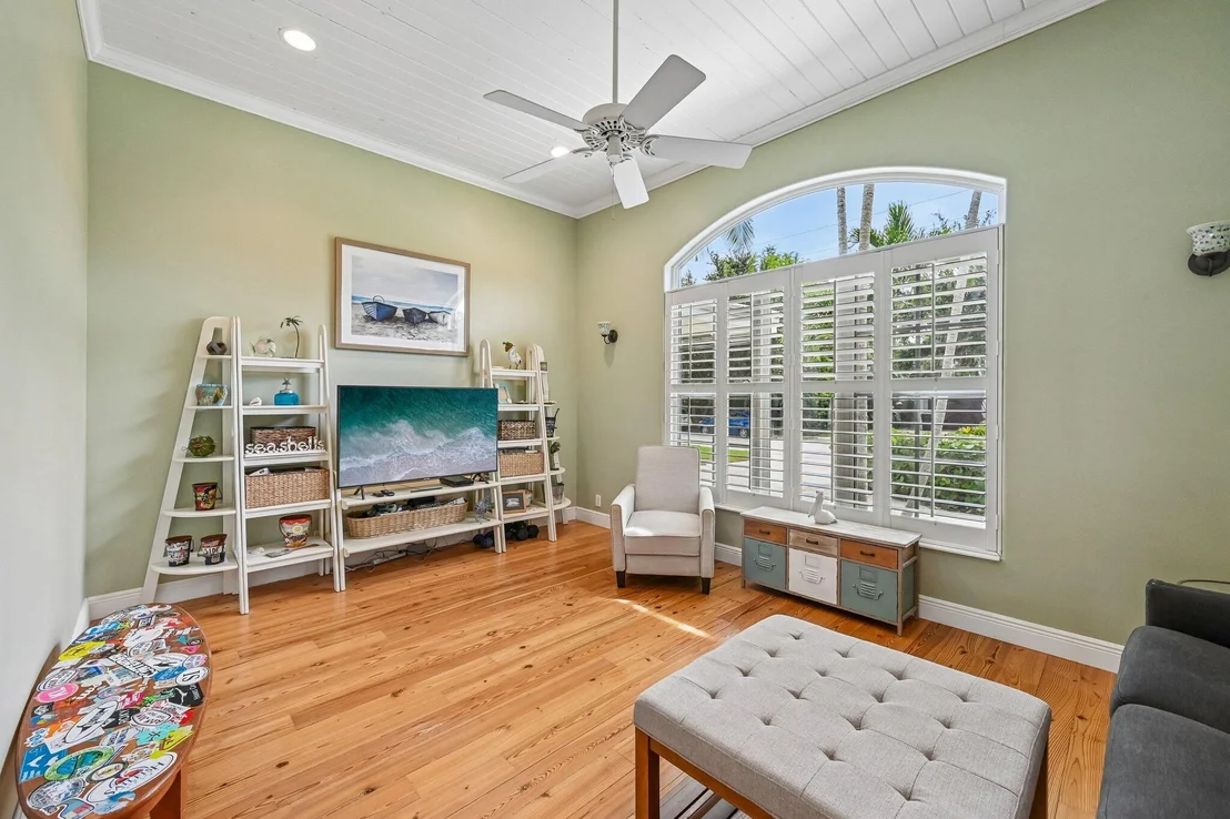 Photo of 4911 NE 25TH Avenue