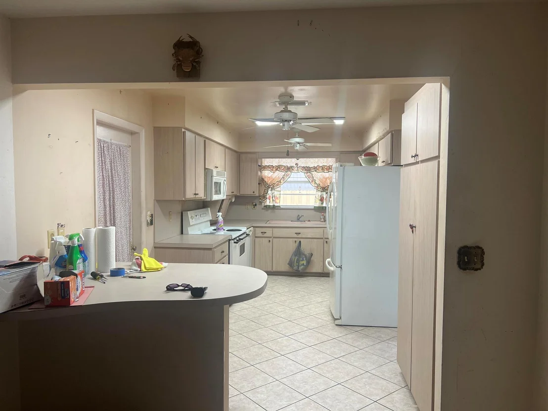 Photo of 229 W Riverside Drive
