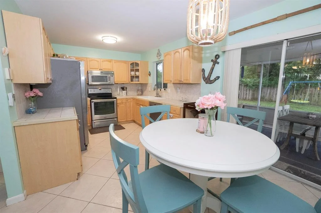 Photo of 716 Juniper Drive