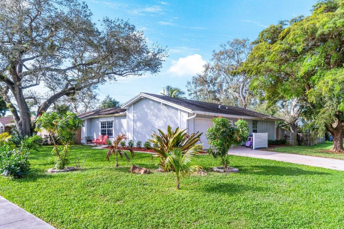 Photo of 4516 Pinetree Drive