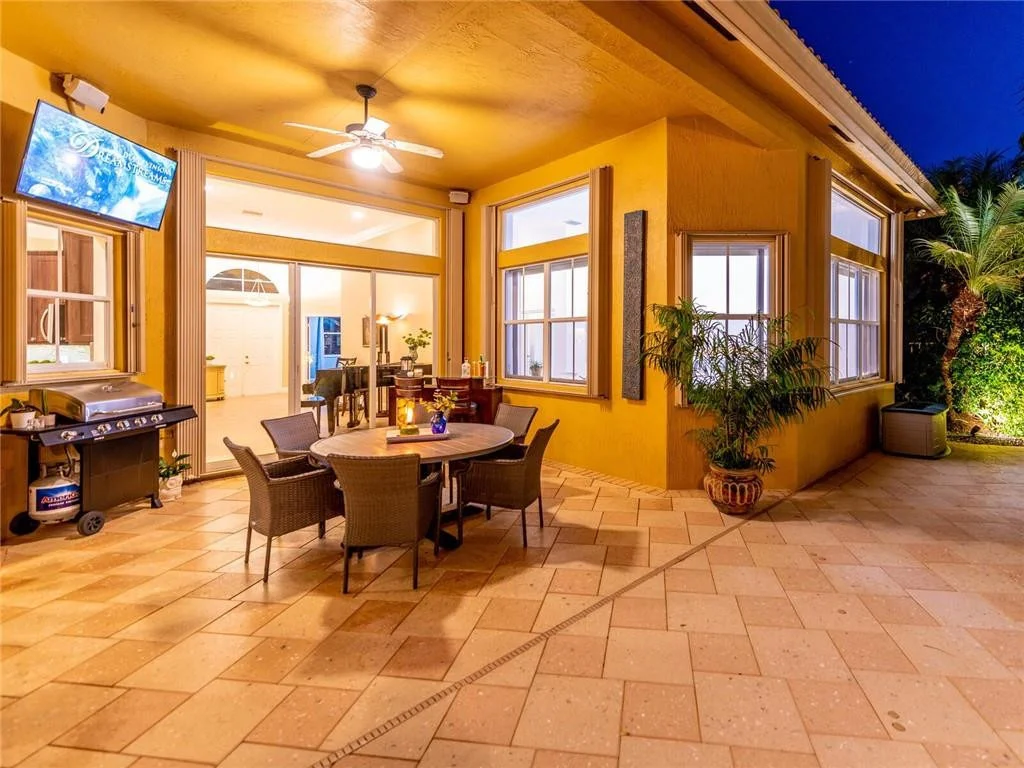 Photo of 1672 Eagle Bend