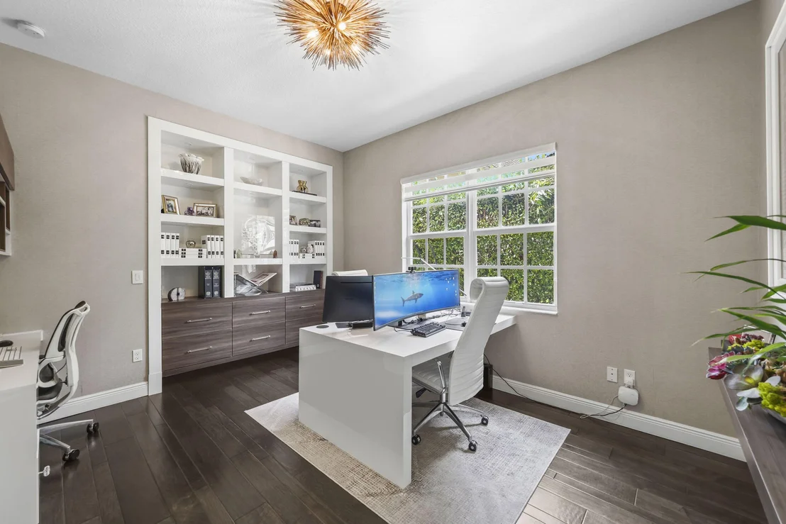 Photo of 8861 Edgewater Place