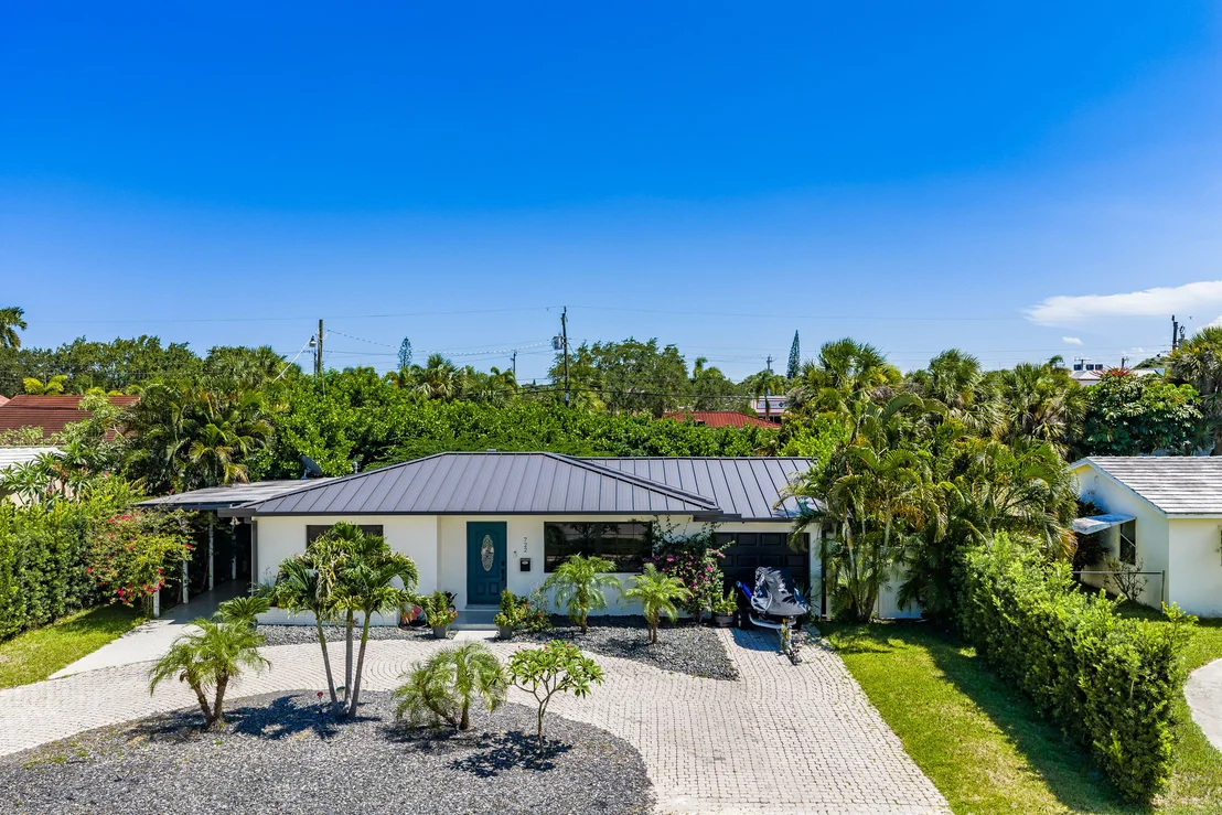 Photo of 722 Greenbriar Drive