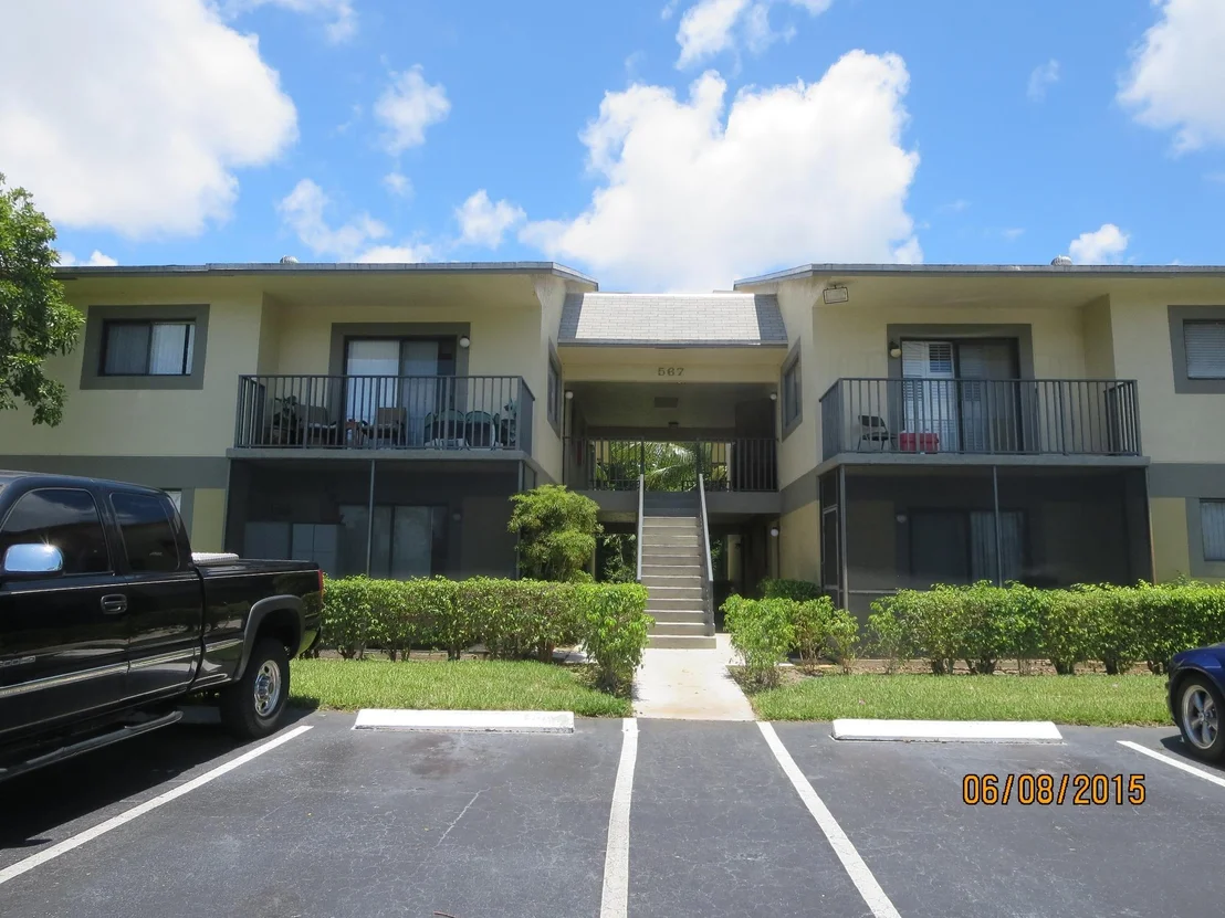 Photo of Unit 104 at 567 Trace Circle