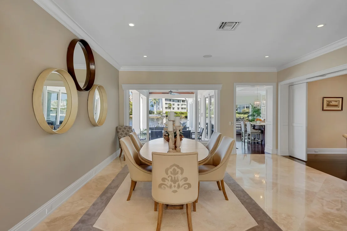 Photo of 975 Banyan Drive