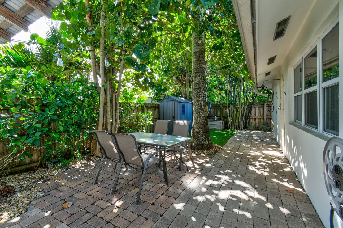 Photo of 106 Windsor Road E