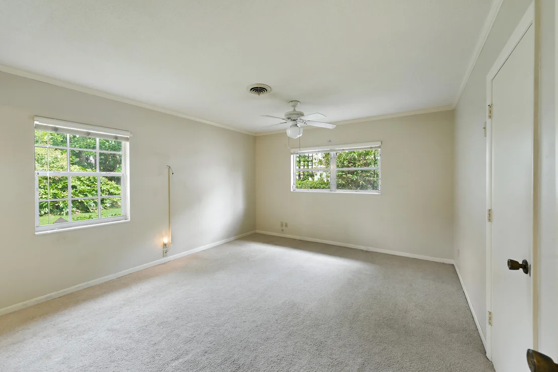 Photo of 324 River Drive