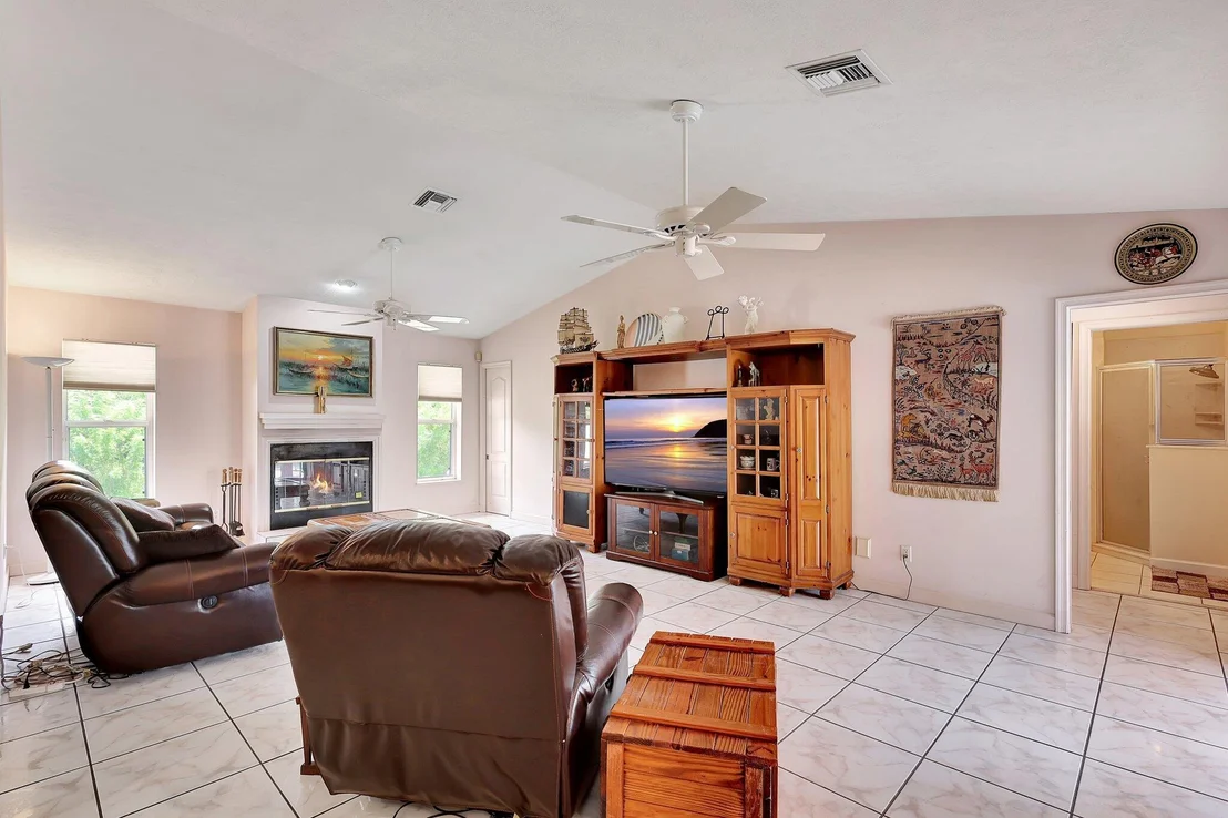 Photo of 1624 SW Gregor Way Way