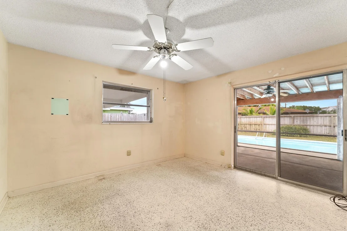 Photo of 1121 NW 15th Terrace