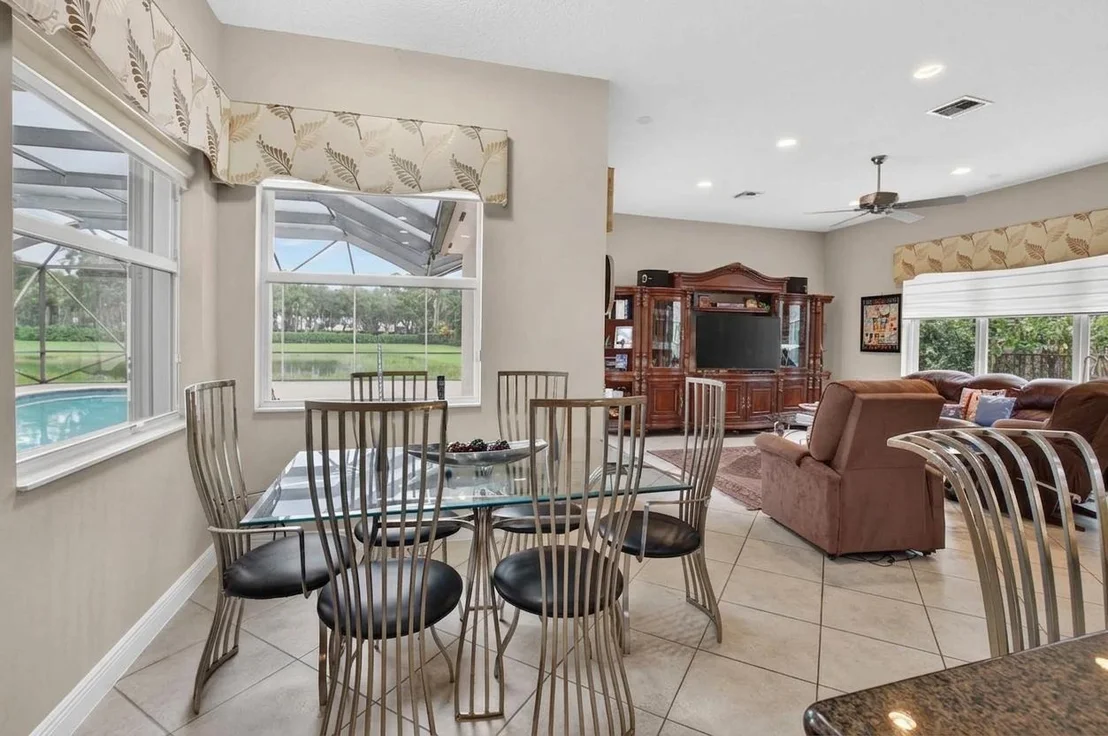 Photo of 8855 Starhaven Cove