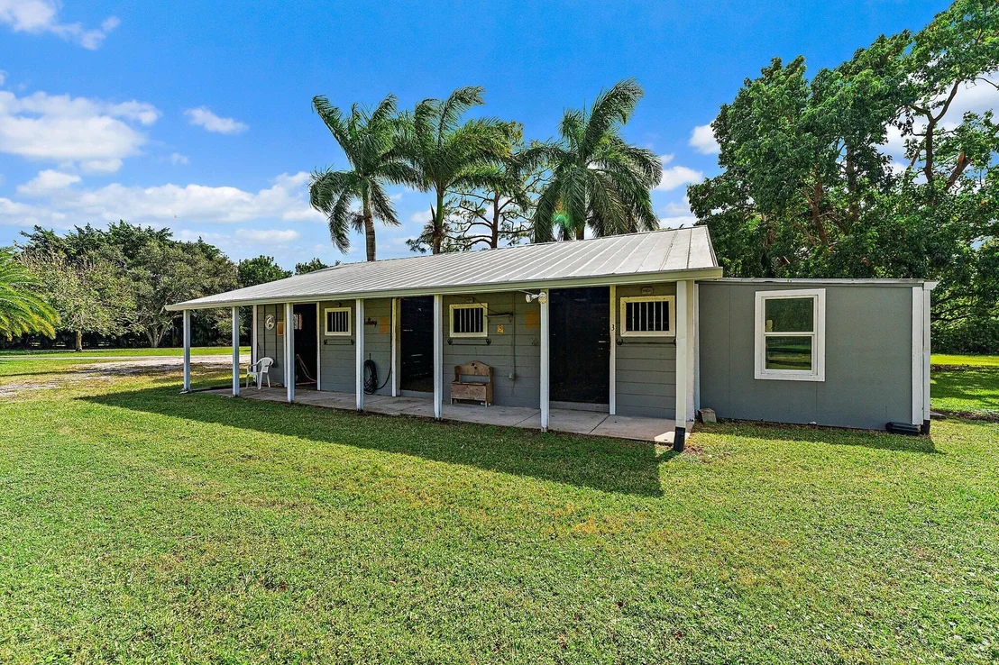 Photo of 2505 SE Ranch Acres Circle