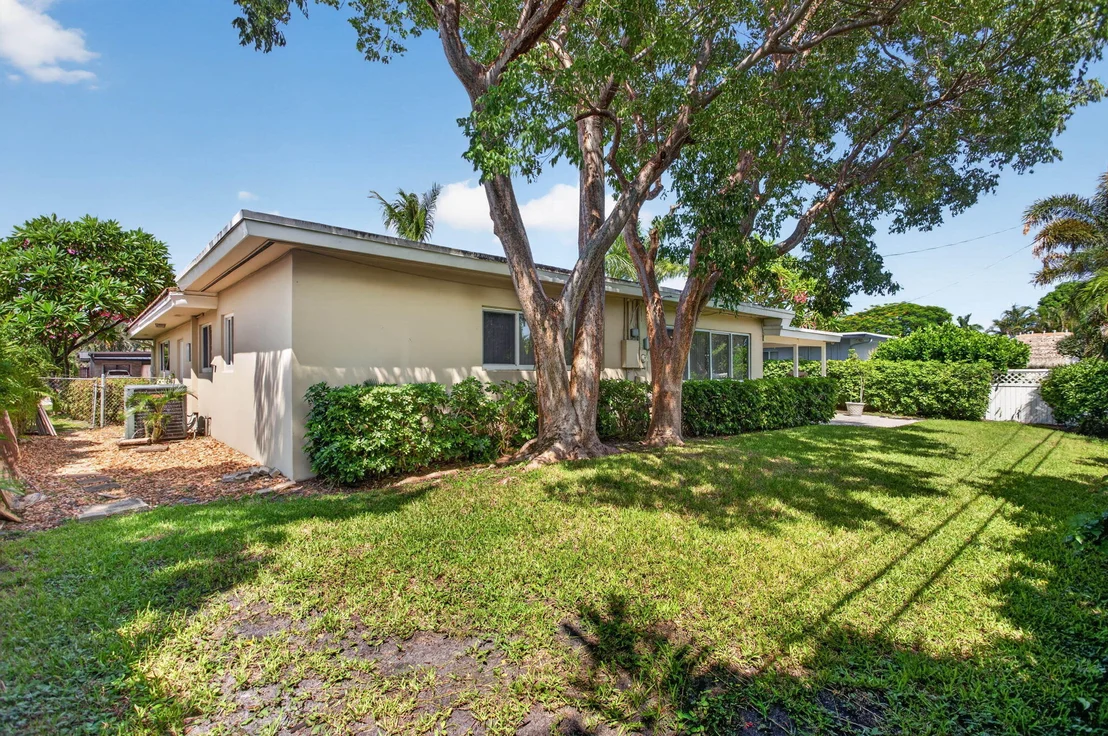 Photo of 2520 SE 5TH Street