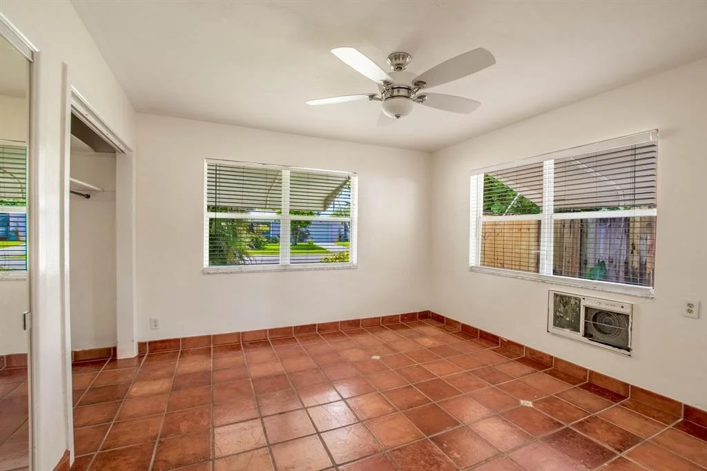 Photo of 1707 Crest Drive