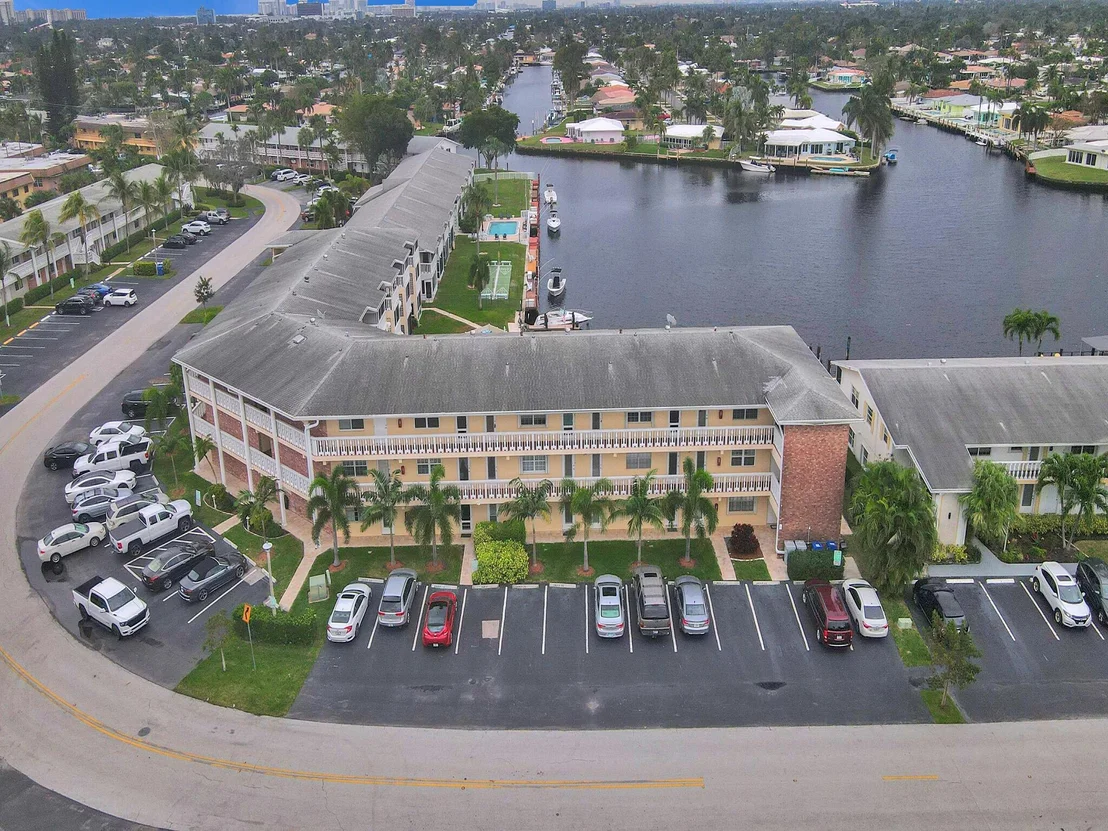 Photo of Unit 304 at 700 Pine Drive