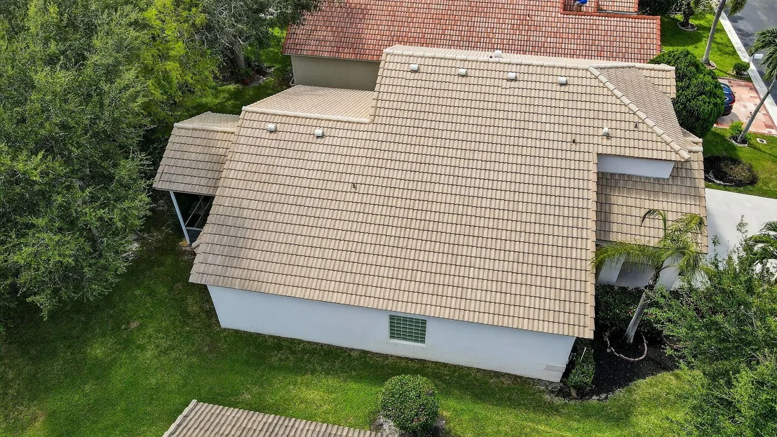 Photo of 2707 Pointe Circle
