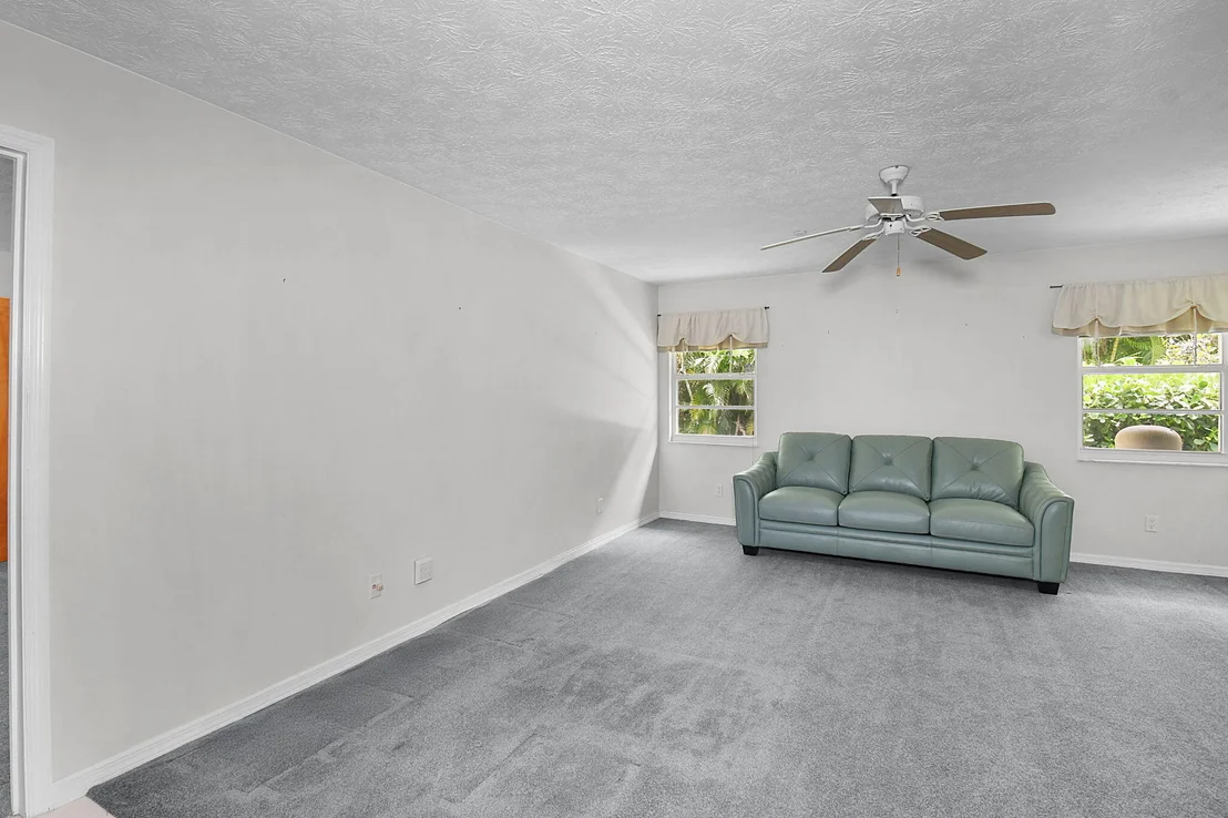 Photo of 895 SE Waterside Way