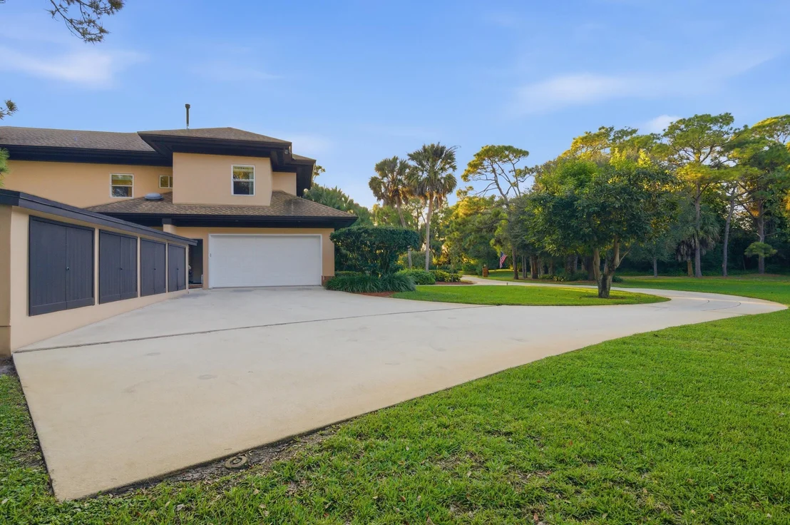 Photo of 4838 Charlton Way