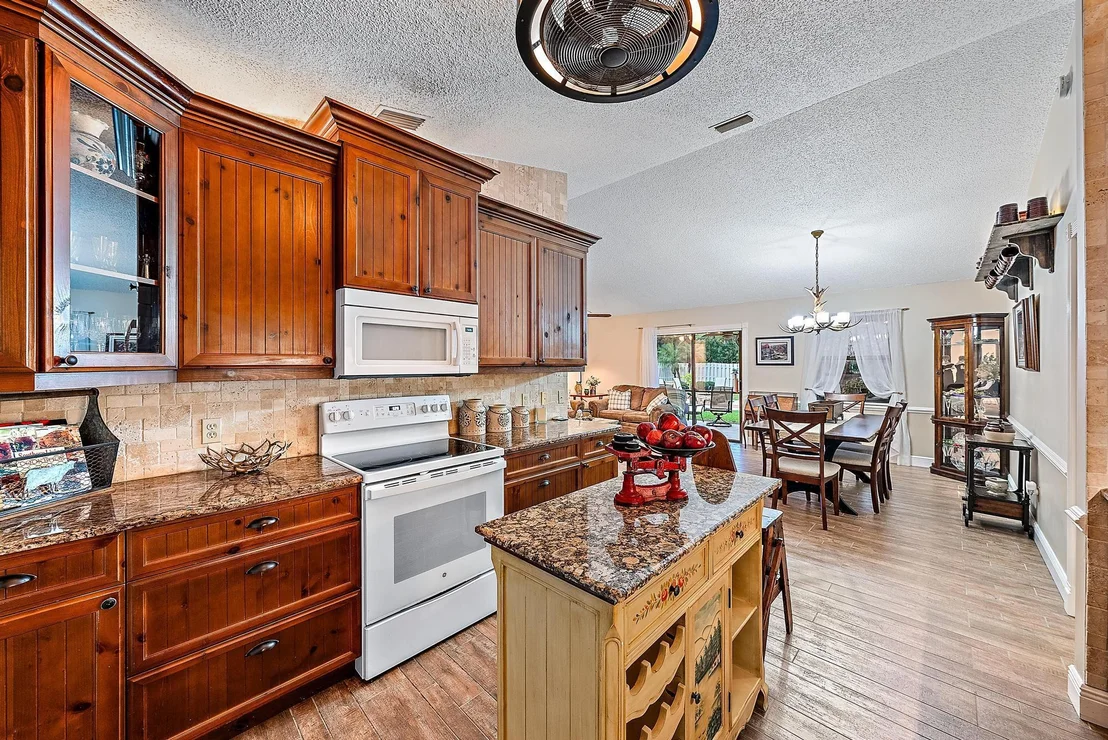 Photo of 3965 SE Jacaranda Street