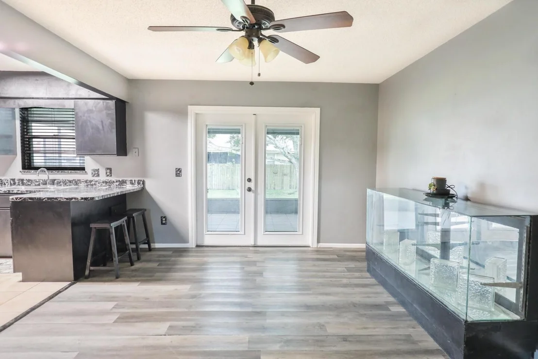 Photo of 6103 Palm Drive