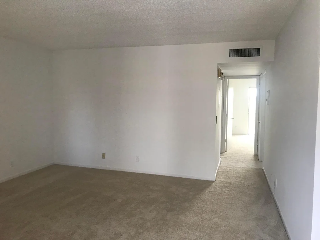 Photo of 1002 Normandy U