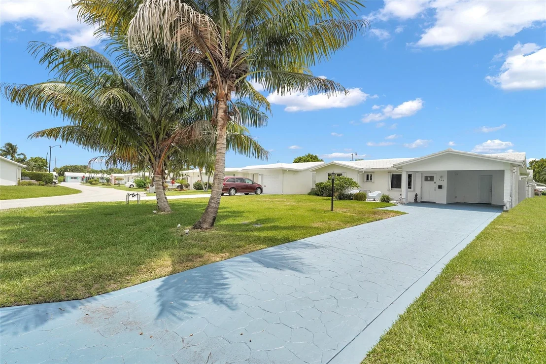 Photo of 260 S Golf Boulevard