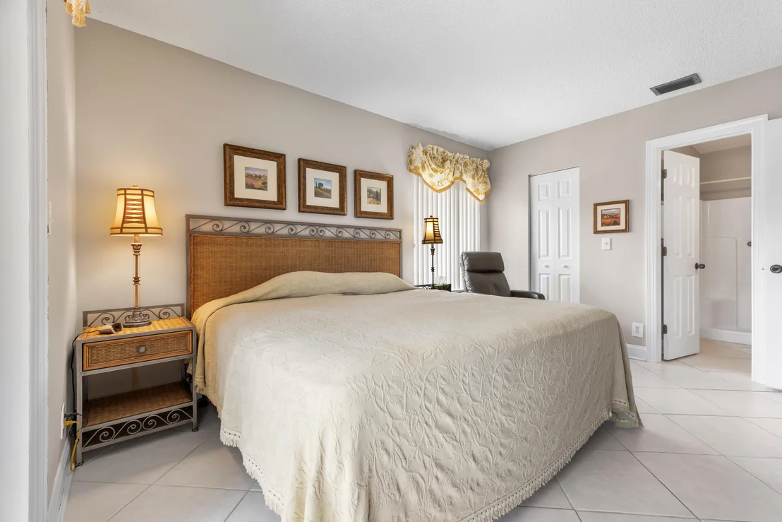 Photo of Unit E at 6426 Chasewood Drive