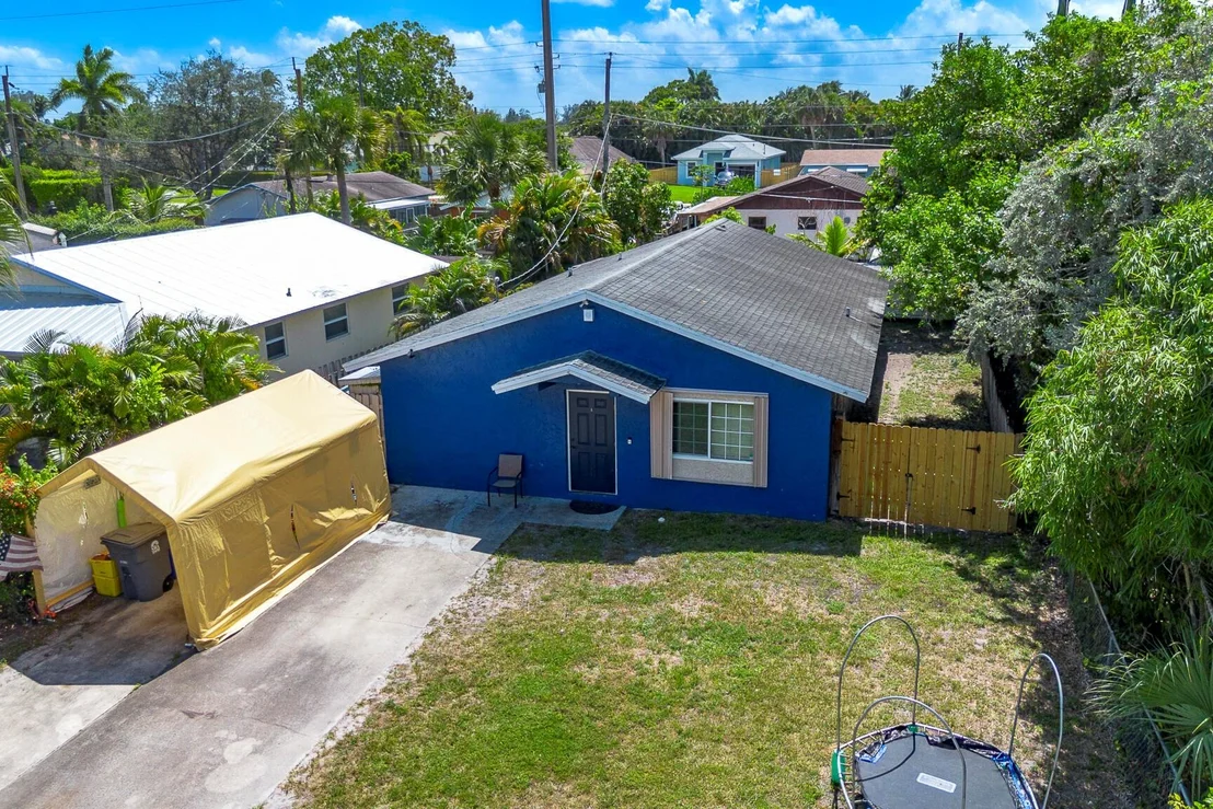 Photo of 7723 4th Terrace