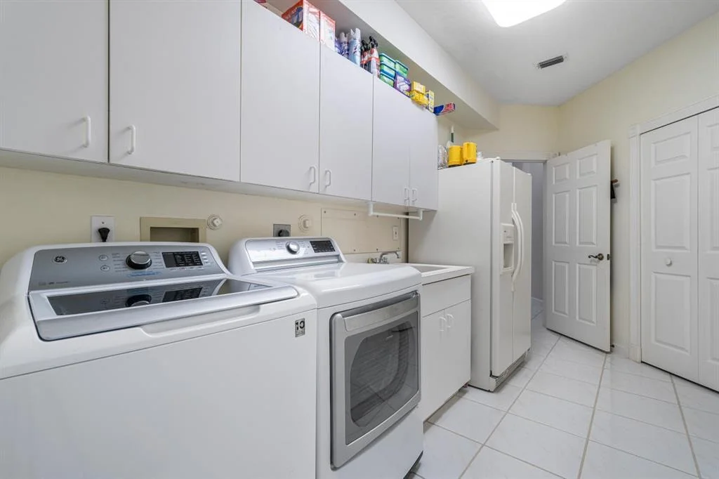 Photo of 113 N River Drive E