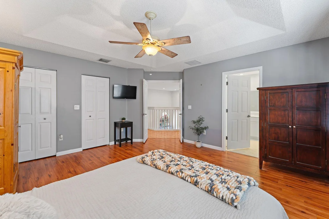Photo of 9886 Warner Lane