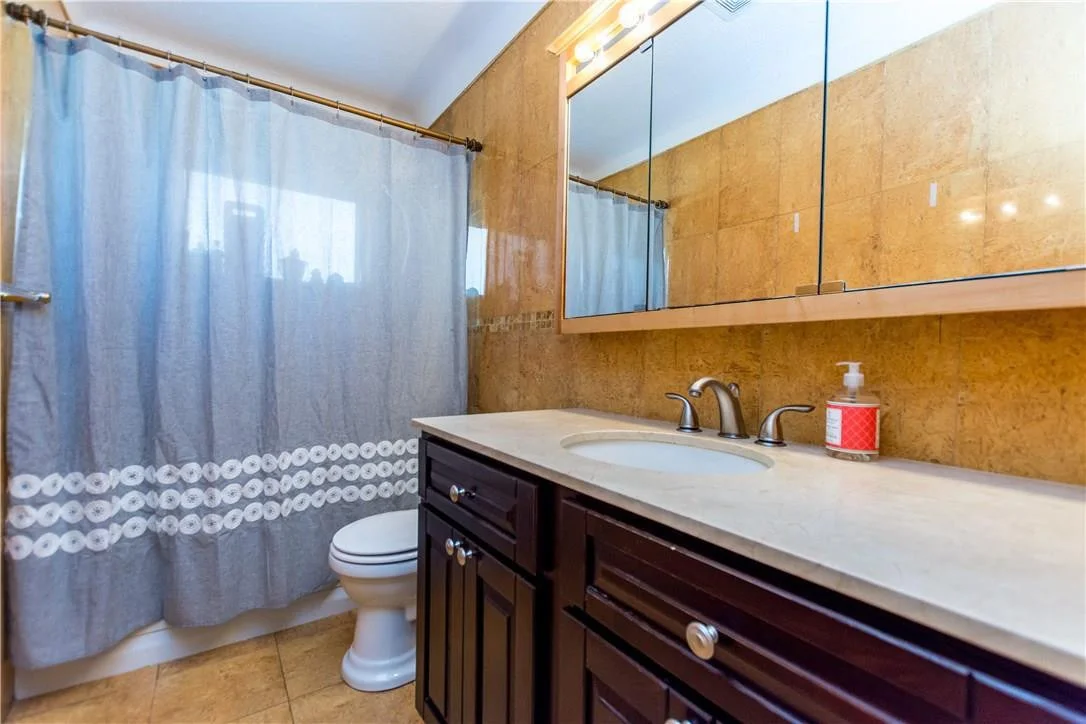 Photo of 3901 NE 25th Avenue