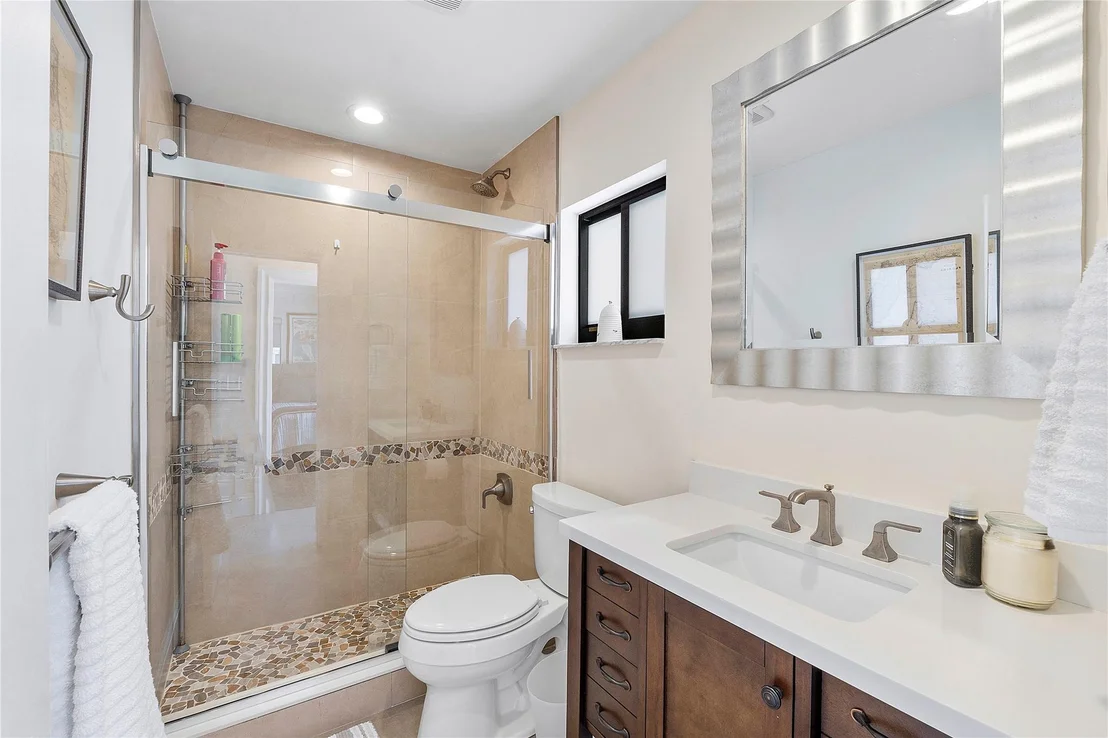 Photo of 2500 NE 46th Street