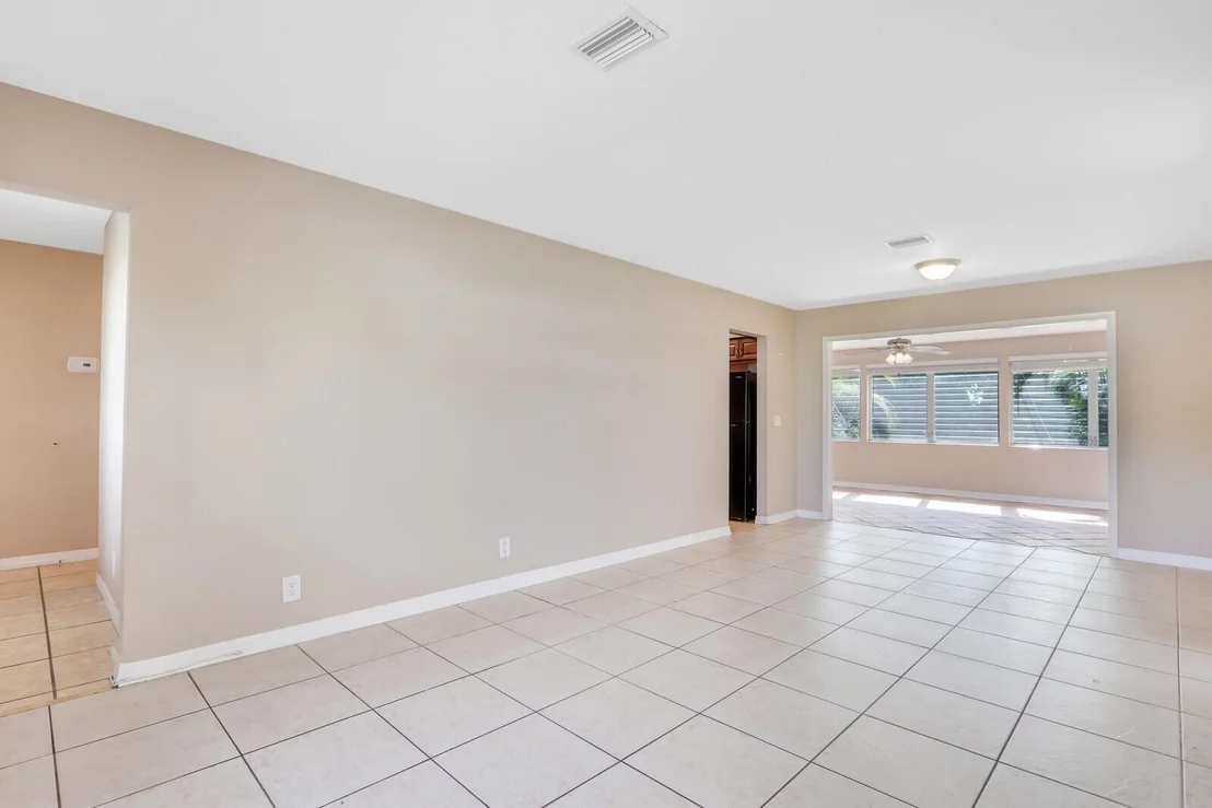 Photo of 809 Poplar Drive