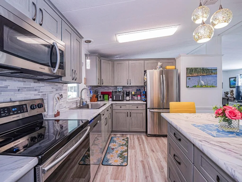 Photo of 409 Avocado Drive