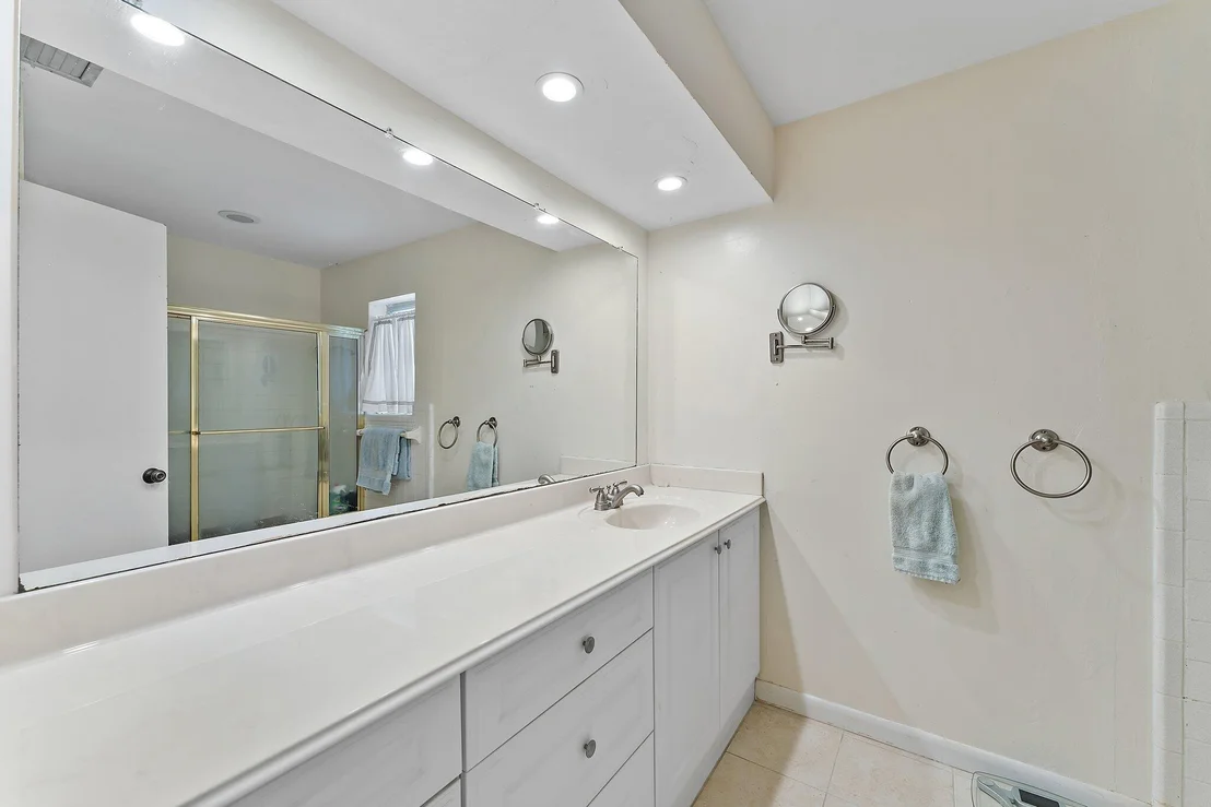 Photo of 100 Gulfstream Road