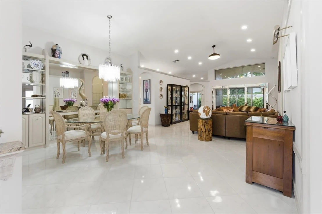 Photo of 6755 Viale Elizabeth