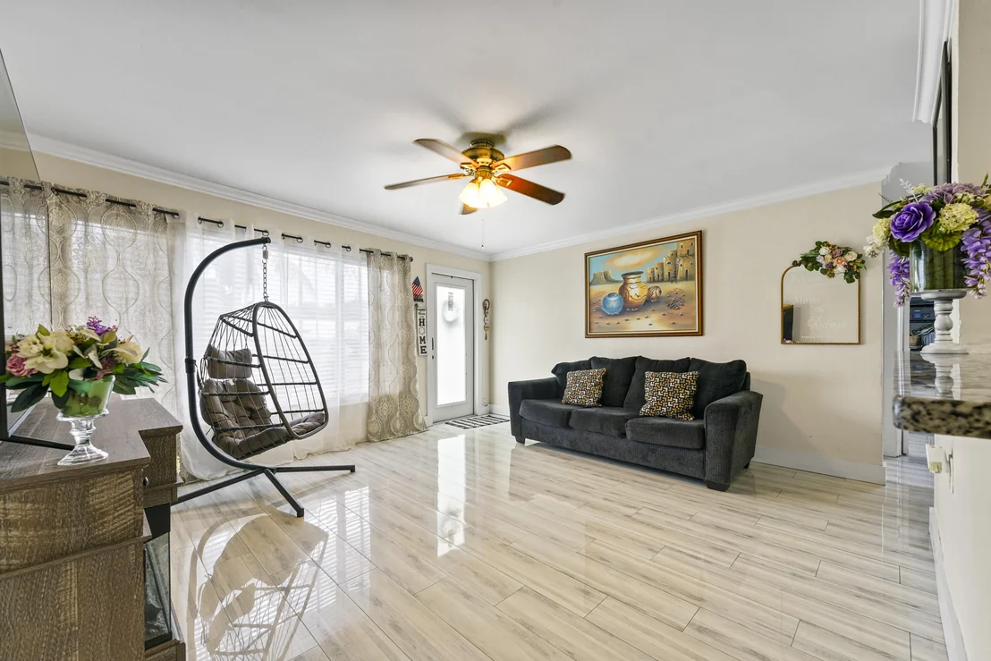 Photo of 2541 NE 7th Terrace