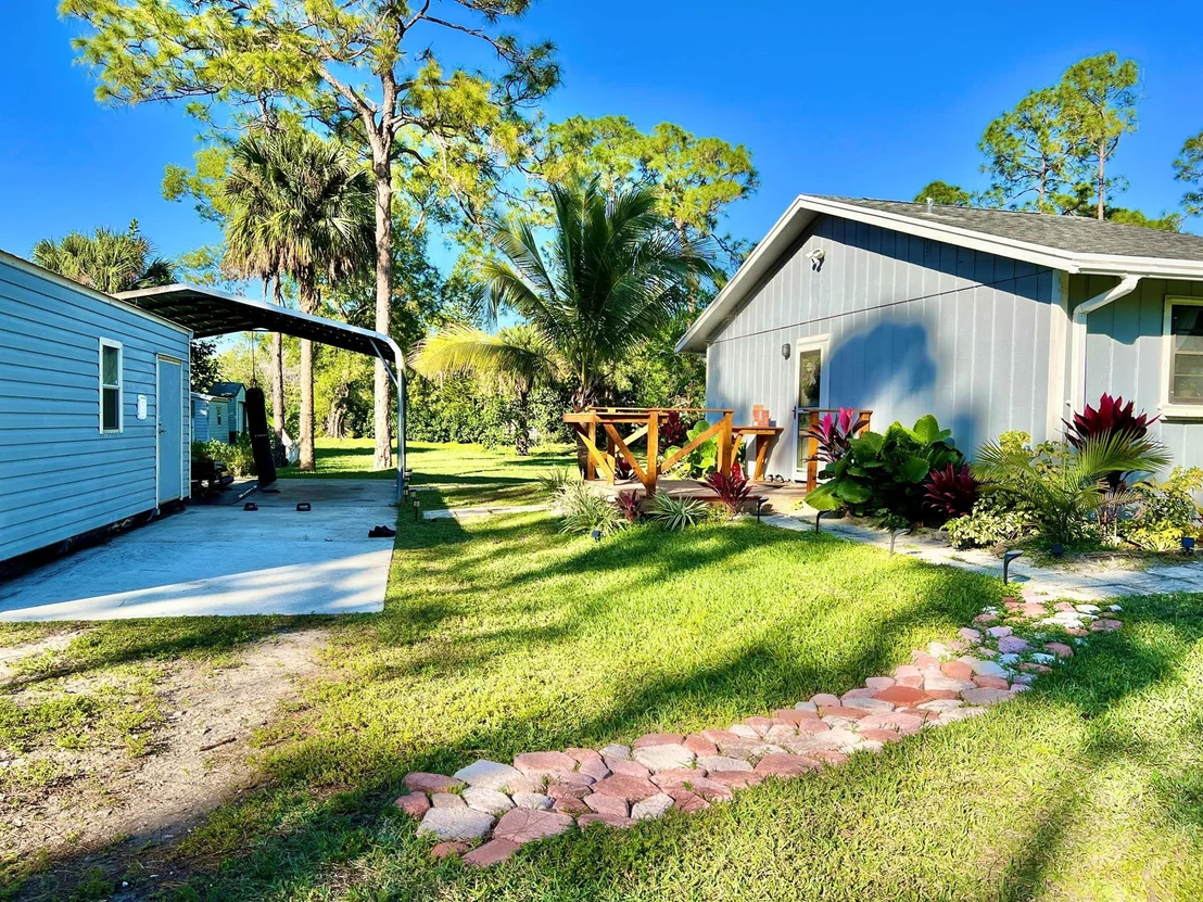 Photo of 12809 Sunset Boulevard