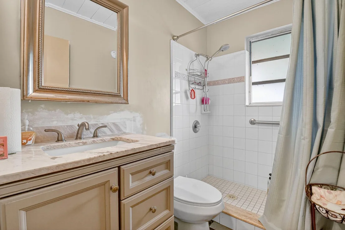 Photo of 3582 Davis Road