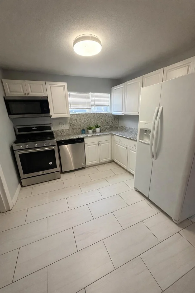 Photo of 2686 Summit Boulevard