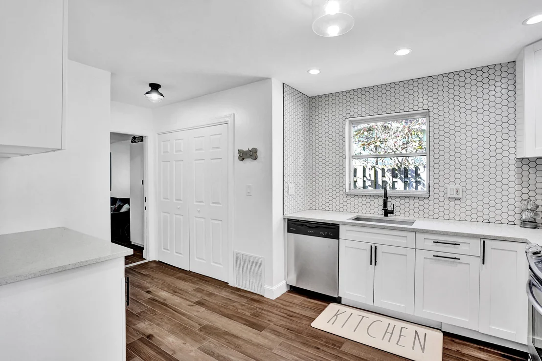 Photo of 825 SE 16th Place