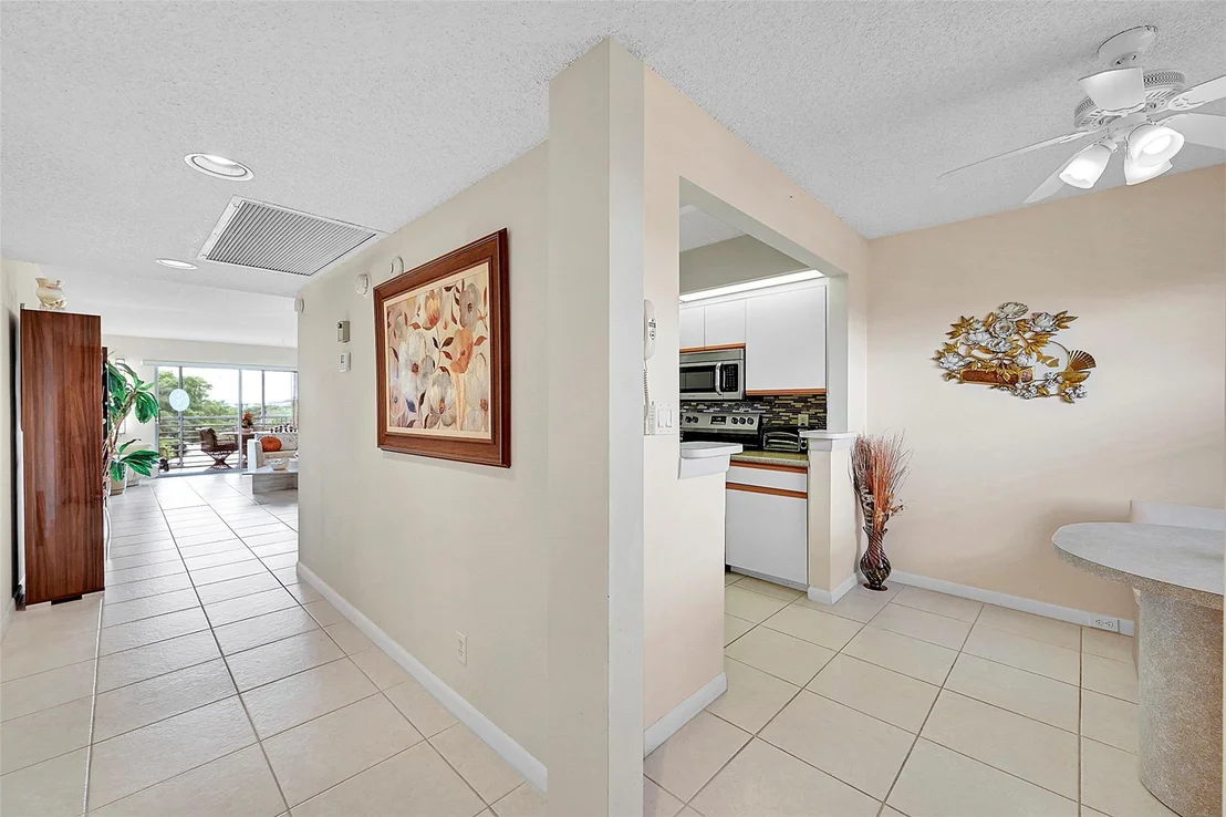 Photo of Unit E4 at 1801 Eleuthera Point