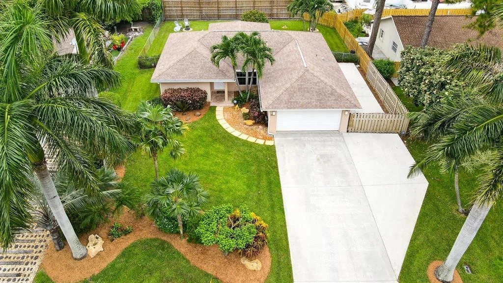 Photo of 4815 Dolphin Drive