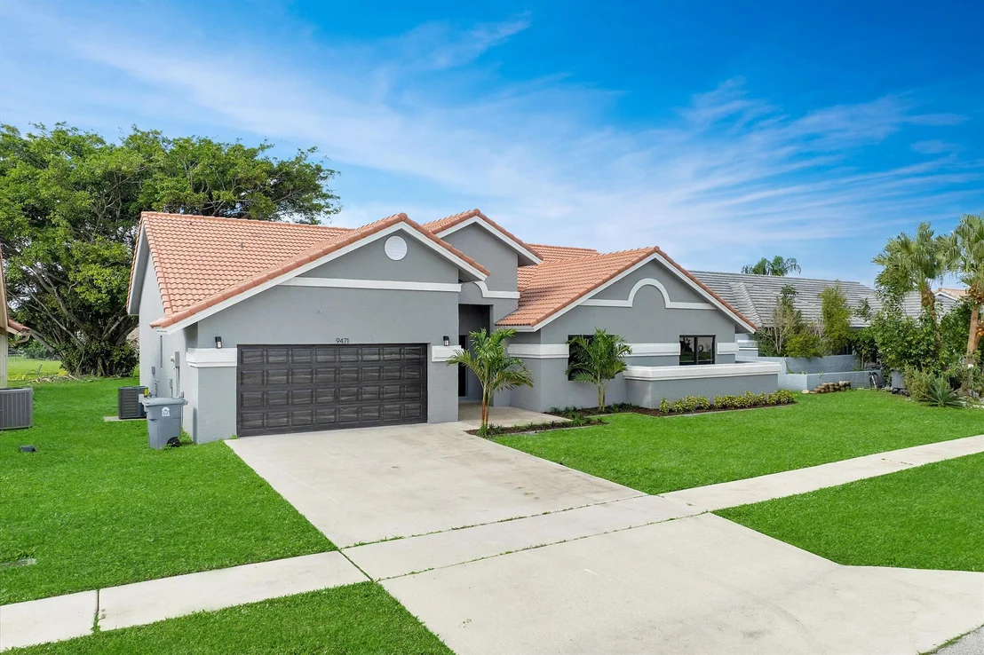 Photo of 9471 Sun Pointe Drive