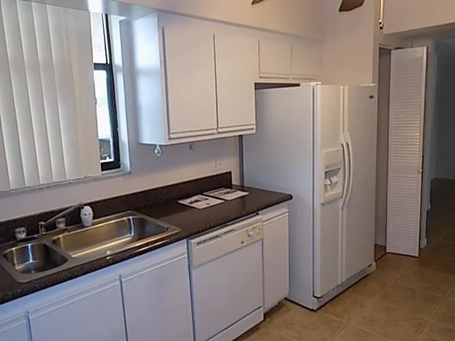 Photo of Unit F306 at 950 Lavers Circle
