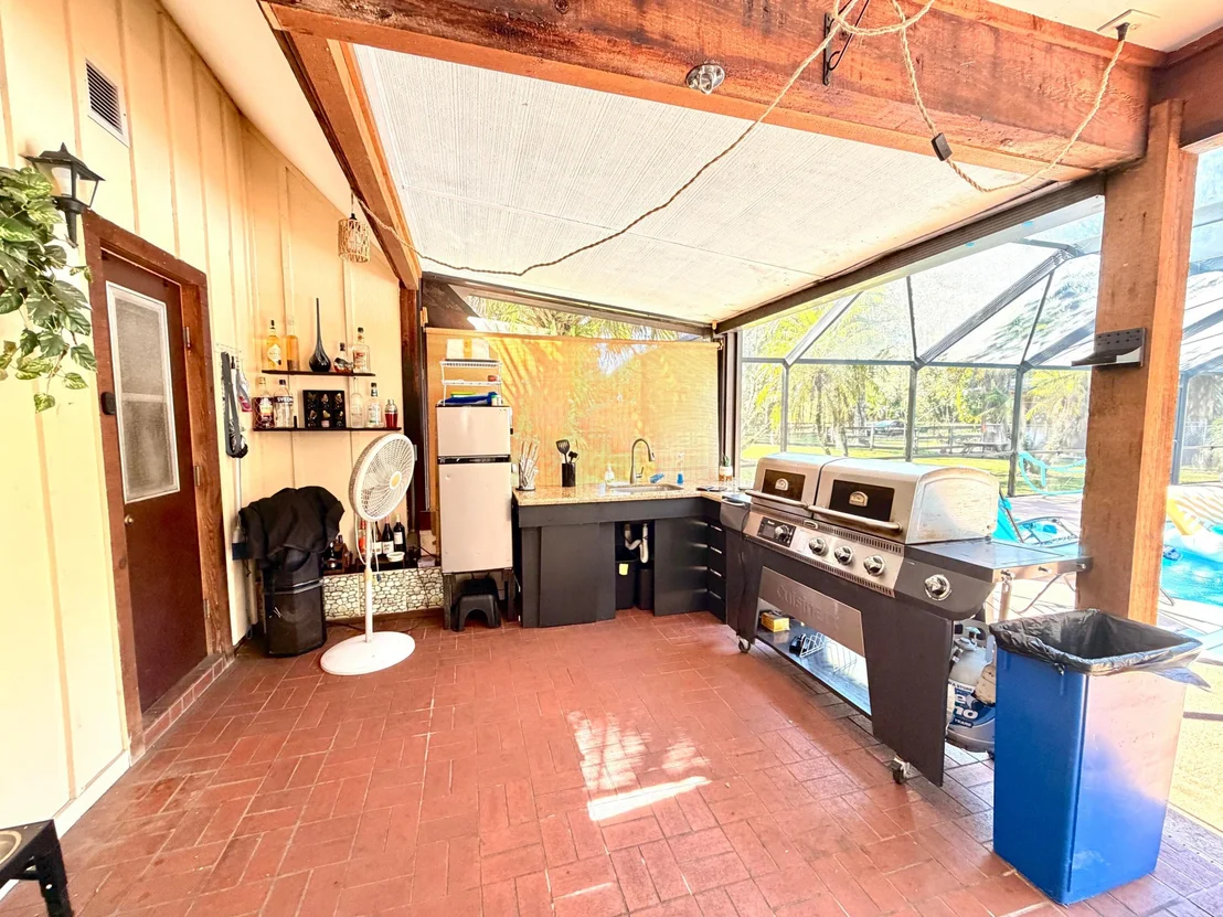 Photo of 505 SE 18th Way