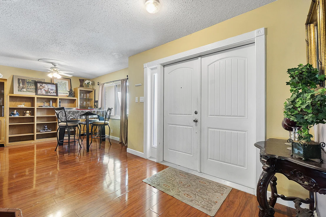 Photo of 6972 NW 8th Street