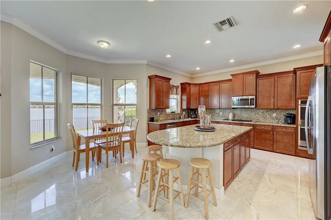 Photo of 8631 S Lakeside Bend