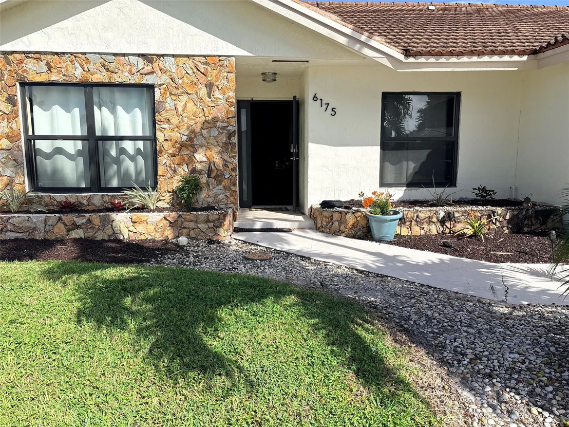 Photo of 6175 Amberwoods Drive